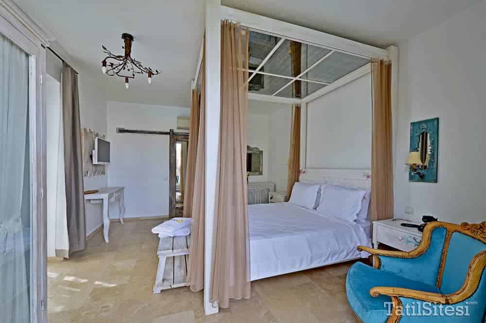 Bay C Boutique Hotel